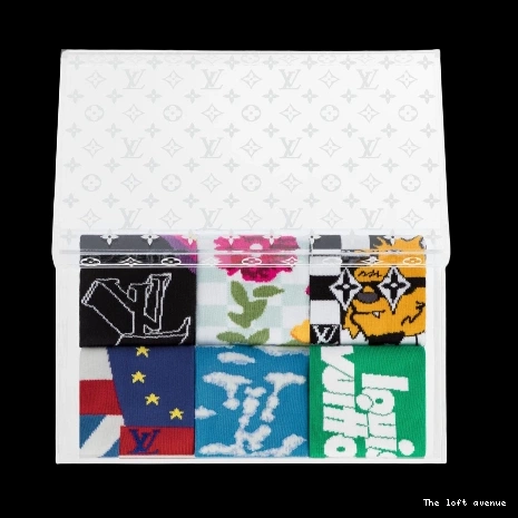 BOX CUSTOM WITH SOCKS LV 0813